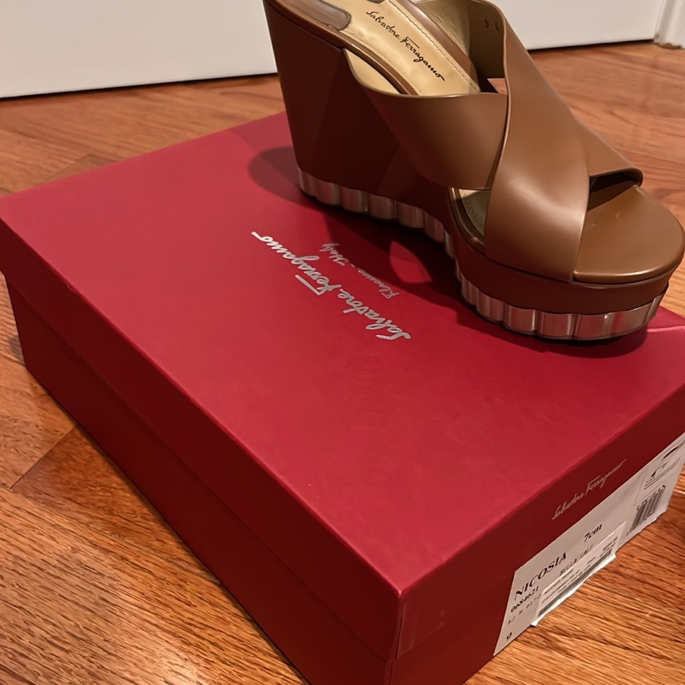 Salvatore Ferragamo Nicosia sandal - Picture 3 of 7